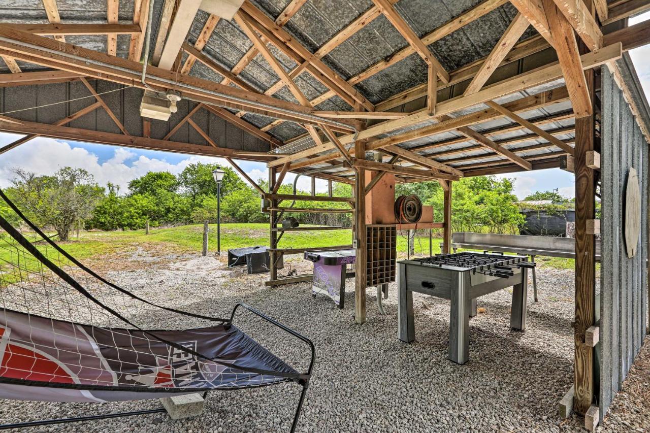 Authentic Clewiston Home With Outdoor Game Room Εξωτερικό φωτογραφία
